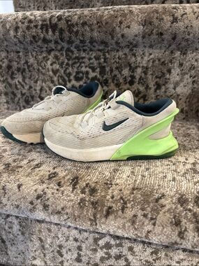 Nike Kids Airmax 270Go   Gray and Lime Green Sneakers 10T